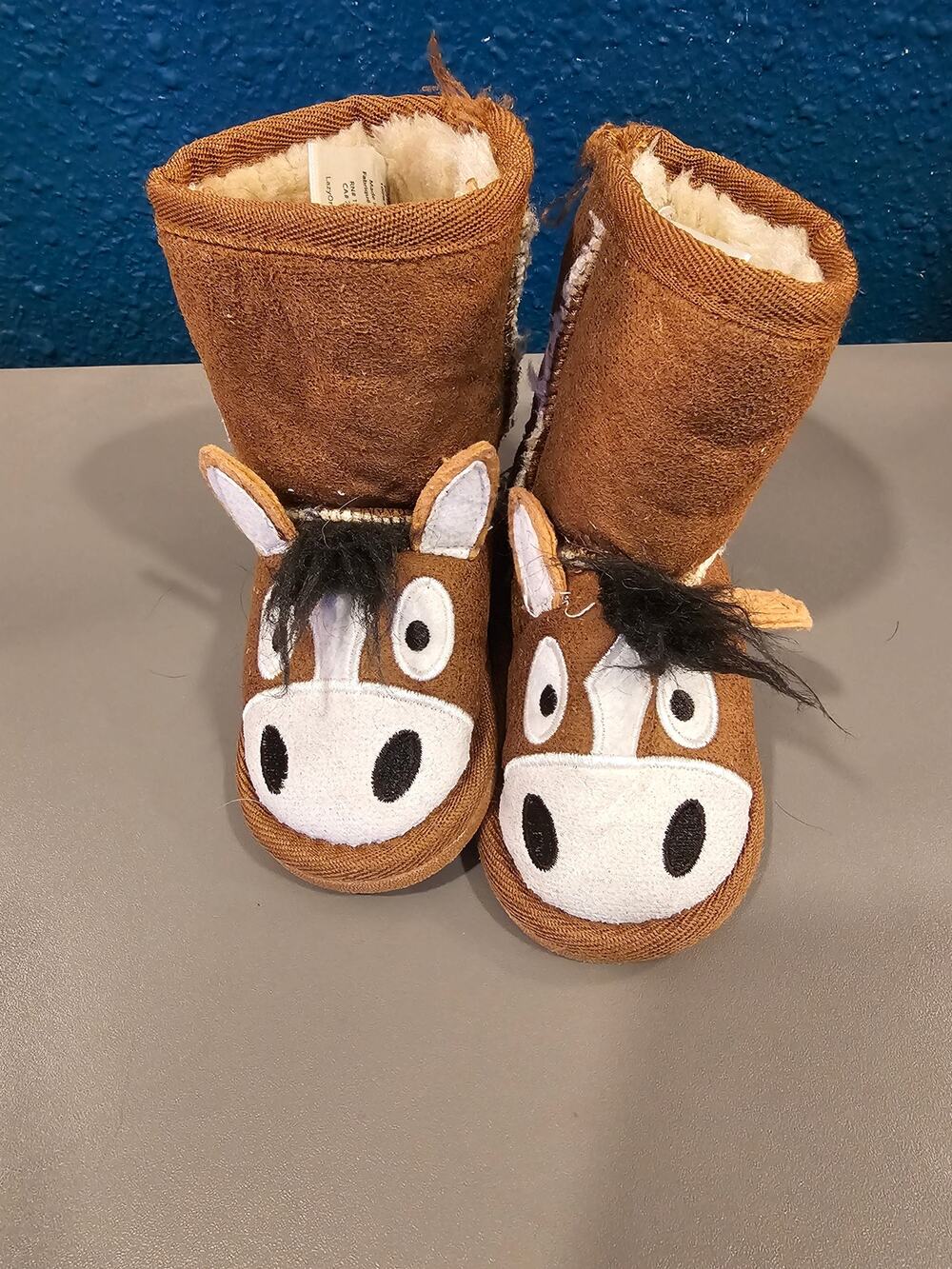 Kids LazyOne horse Slipper Boots – Size 4-5 – Brown Animal Character